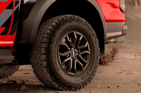 Rines  y Neumáticos con diseño Off-Road